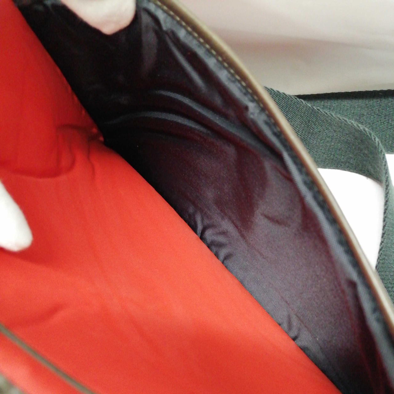 後ろ外ポケット