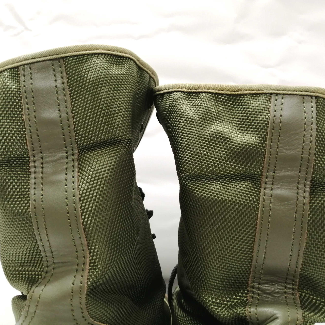 2way仕様のため折り跡あり