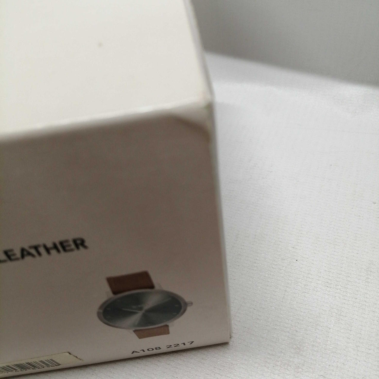 外箱の角に歪みあり