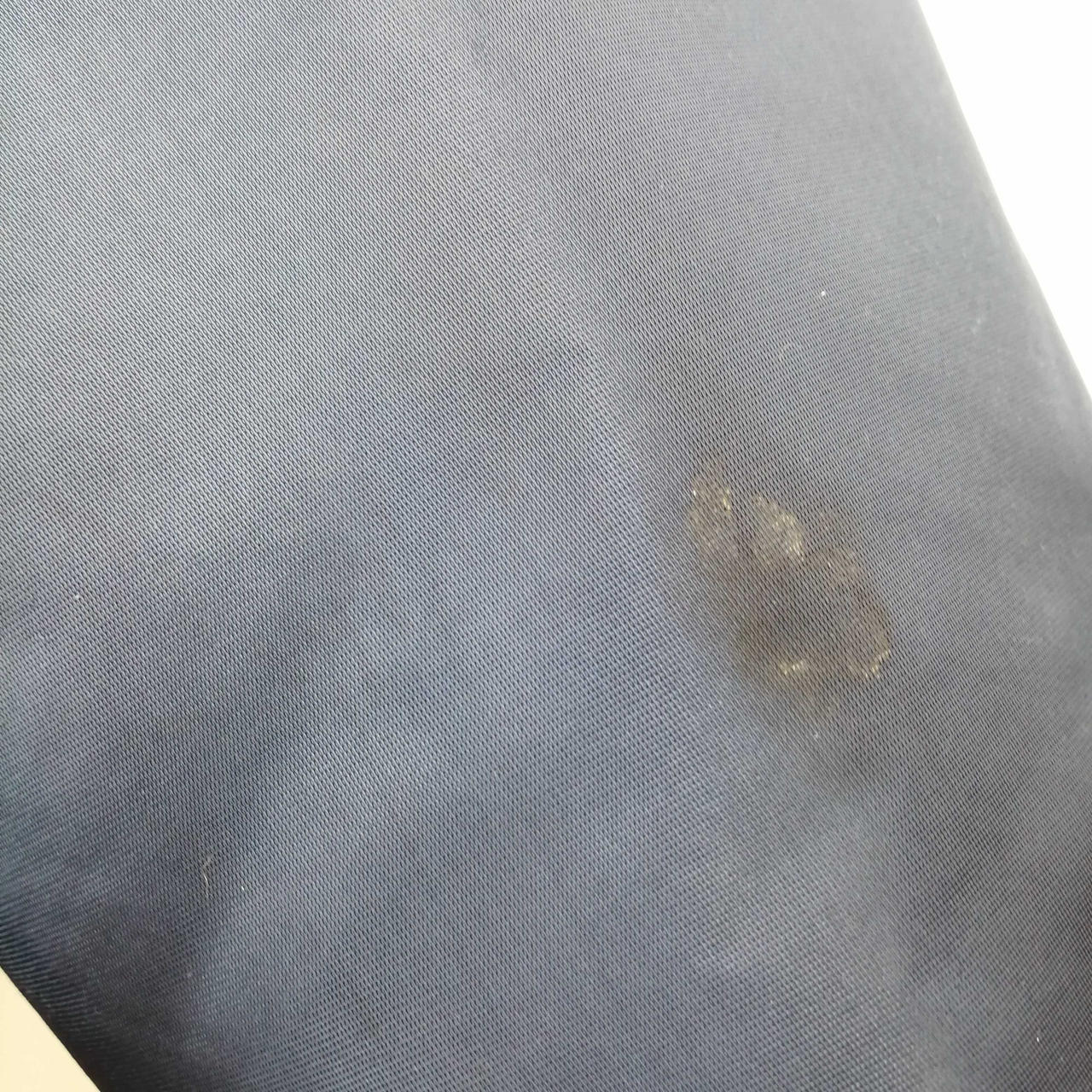 左側腕部分汚れあり