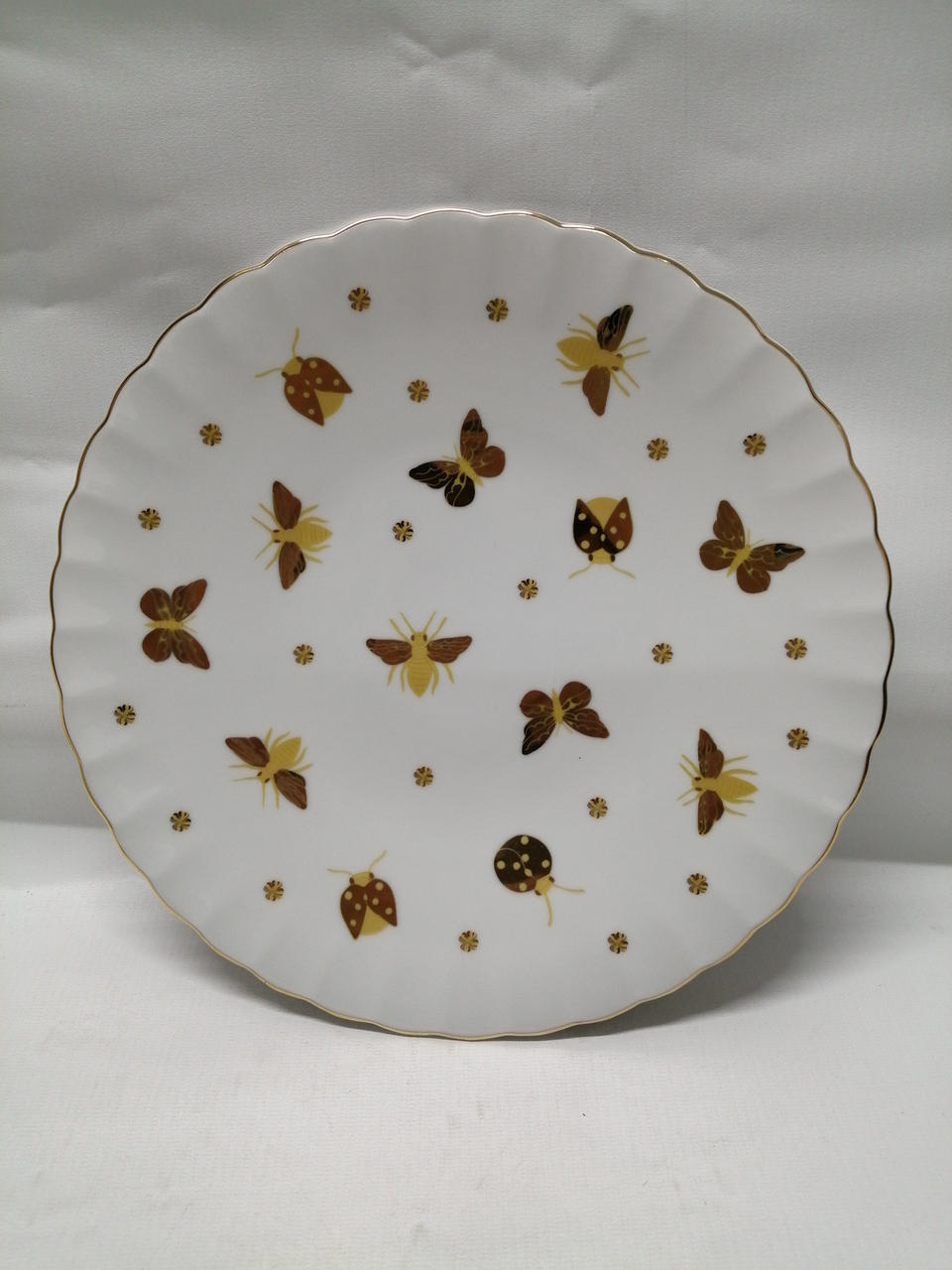 目立ちませんが細かい傷が幾つかあります。