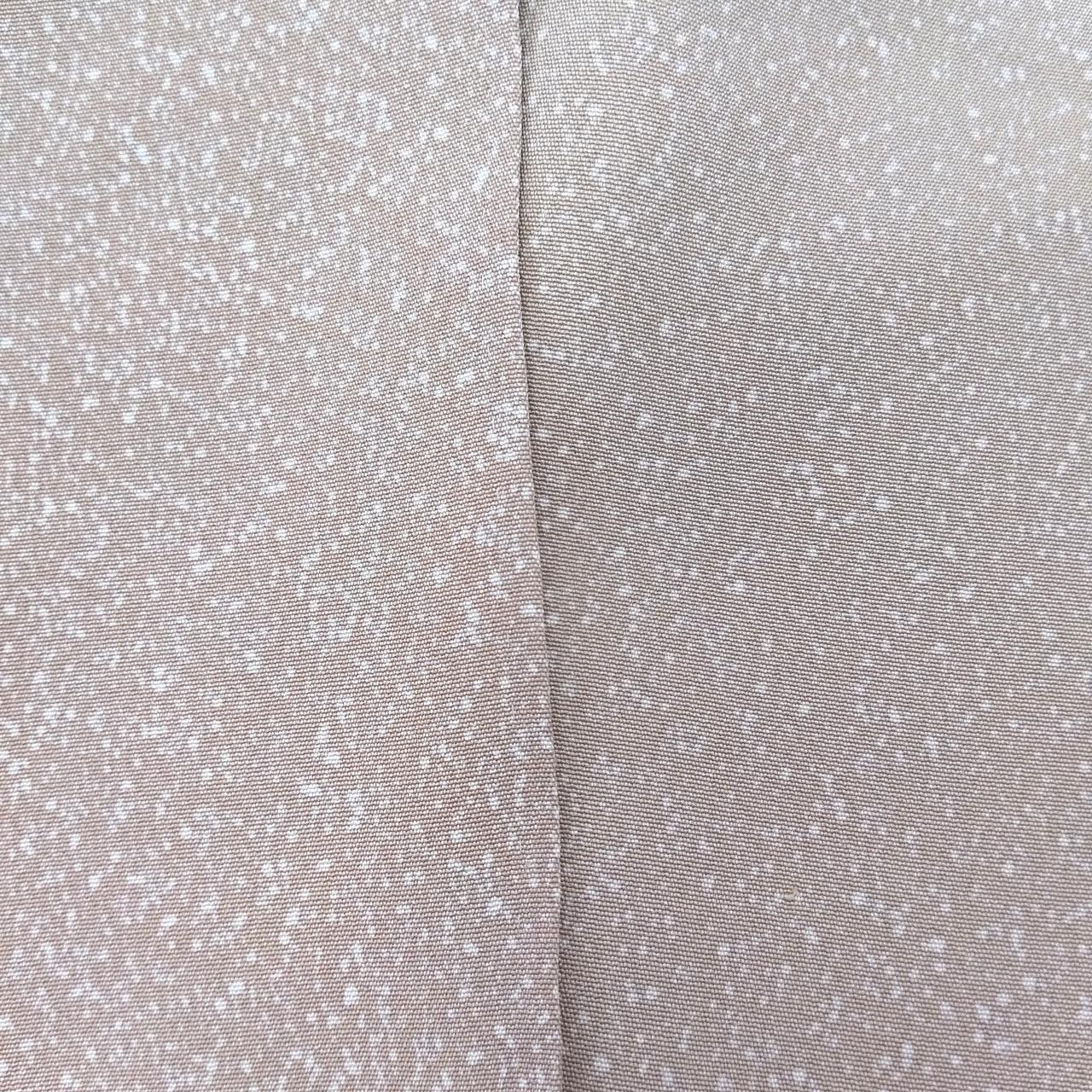 身頃と八掛の色が違います。