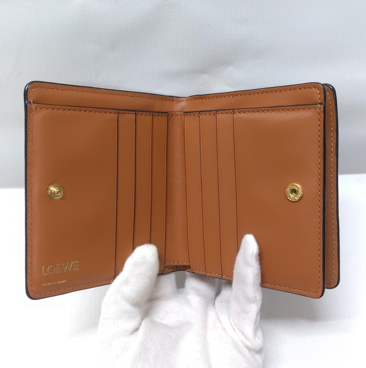 値下祭【美品】LOEWE 茶色 二つ折り財布　箱付き LOEWE|二つ折り財布|【ハードオフ公式通販】オフモール|1910030000008324