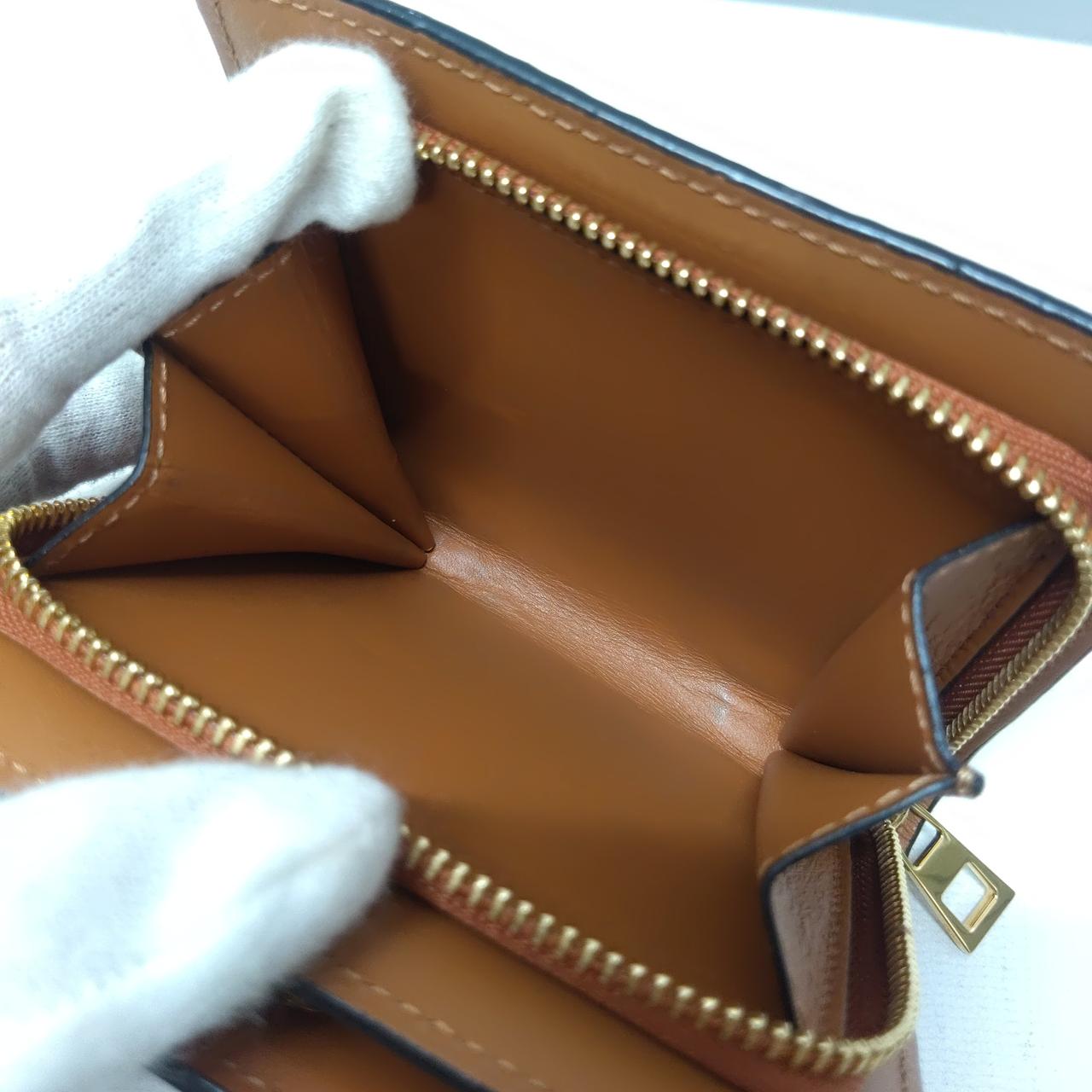 LOEWE|二つ折り財布|【ハードオフ公式通販】オフモール|1910030000008324 LOEWE|二つ折り財布|【ハードオフ公式通販】オフモール|1910030000008324