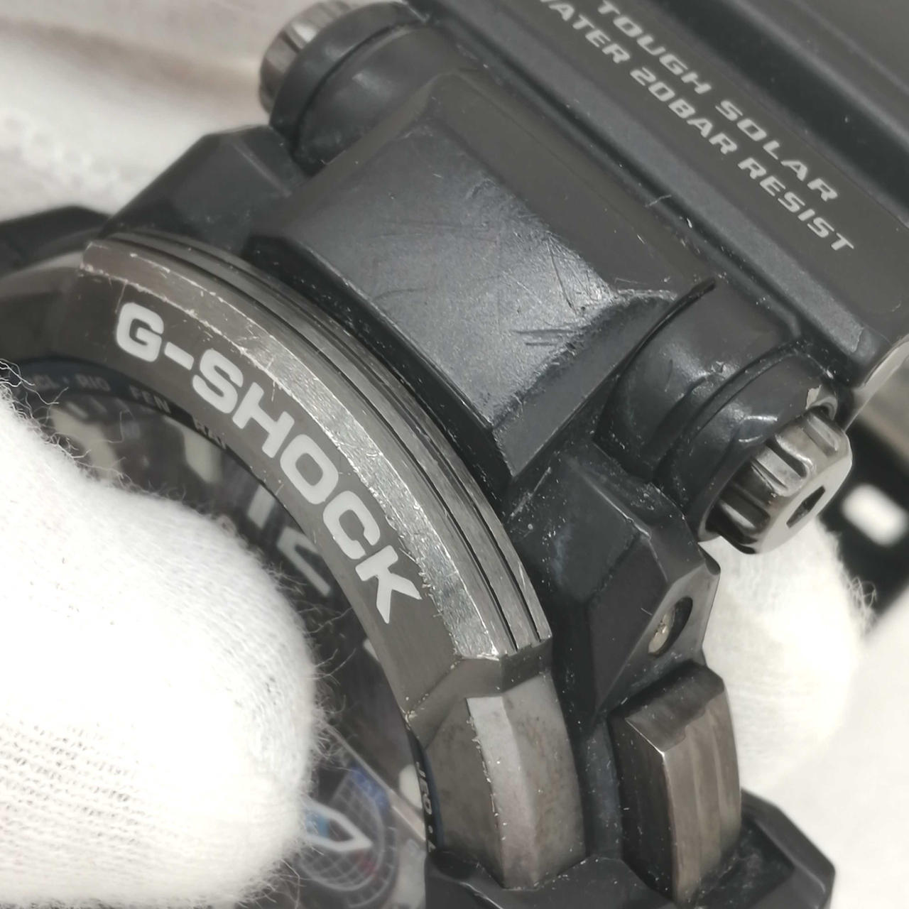 細かいキズ、塗装剥がれあり