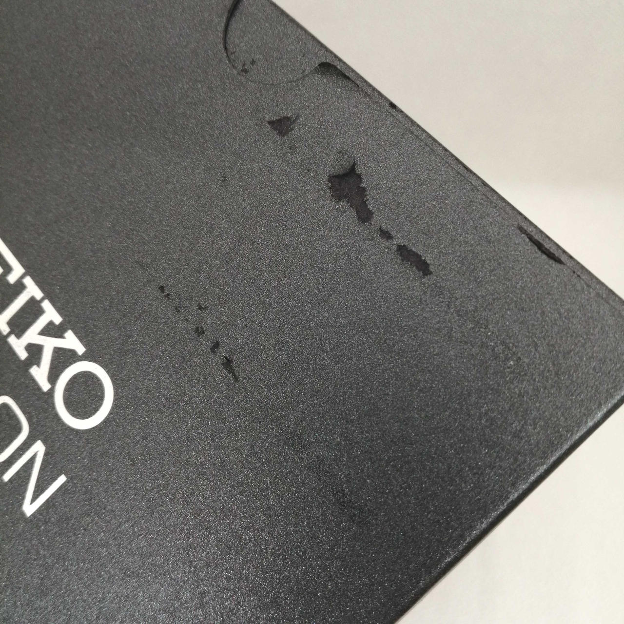 スリーブケースにダメージあり