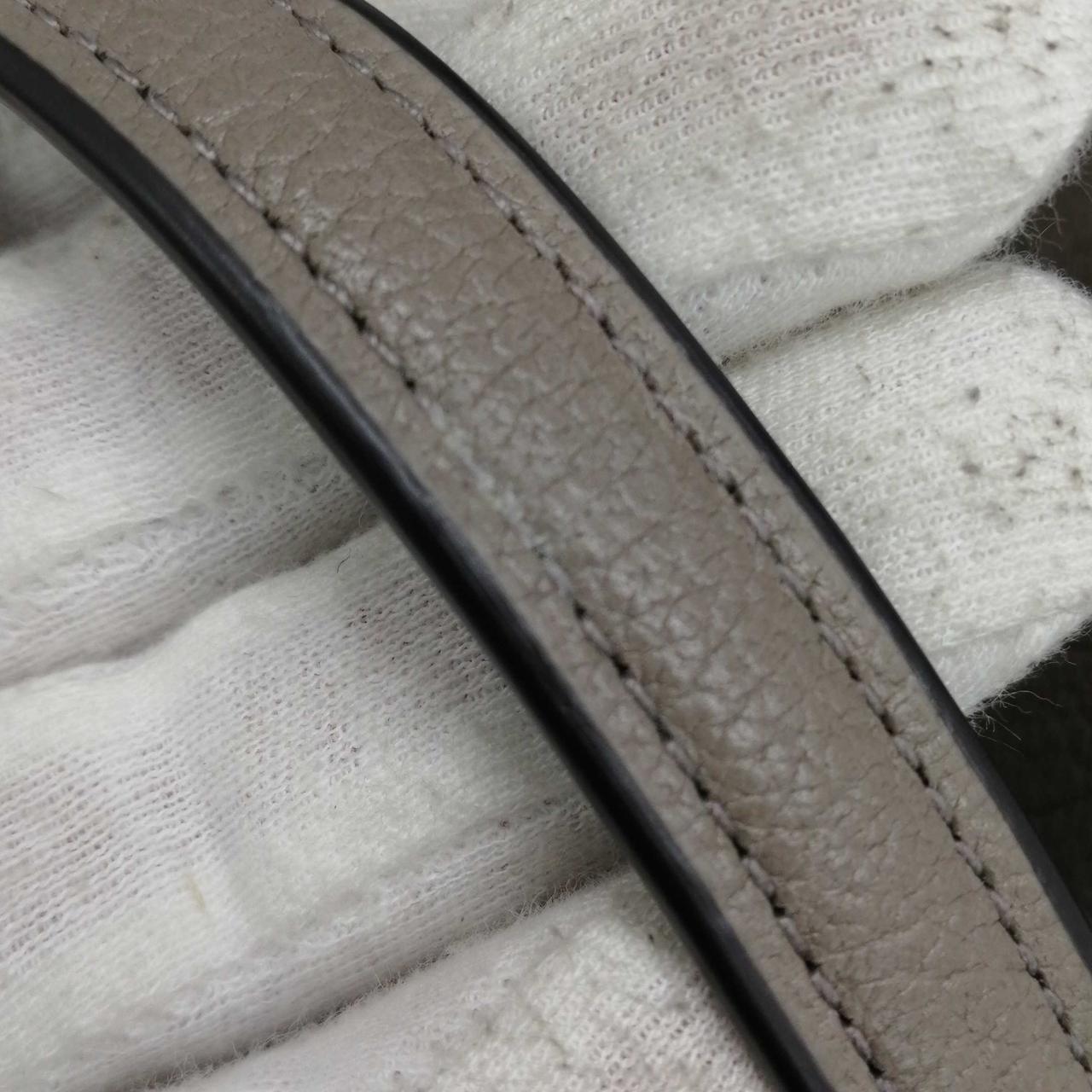 ストラップの下の所にスレあり