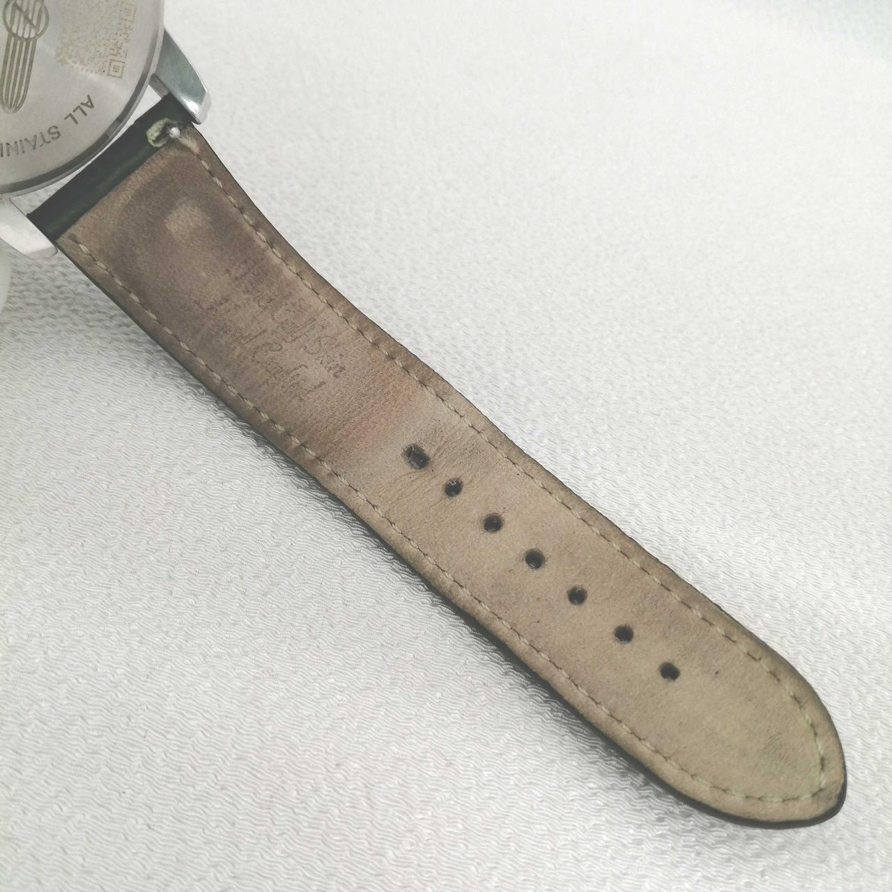 ベルトに若干使用感あり