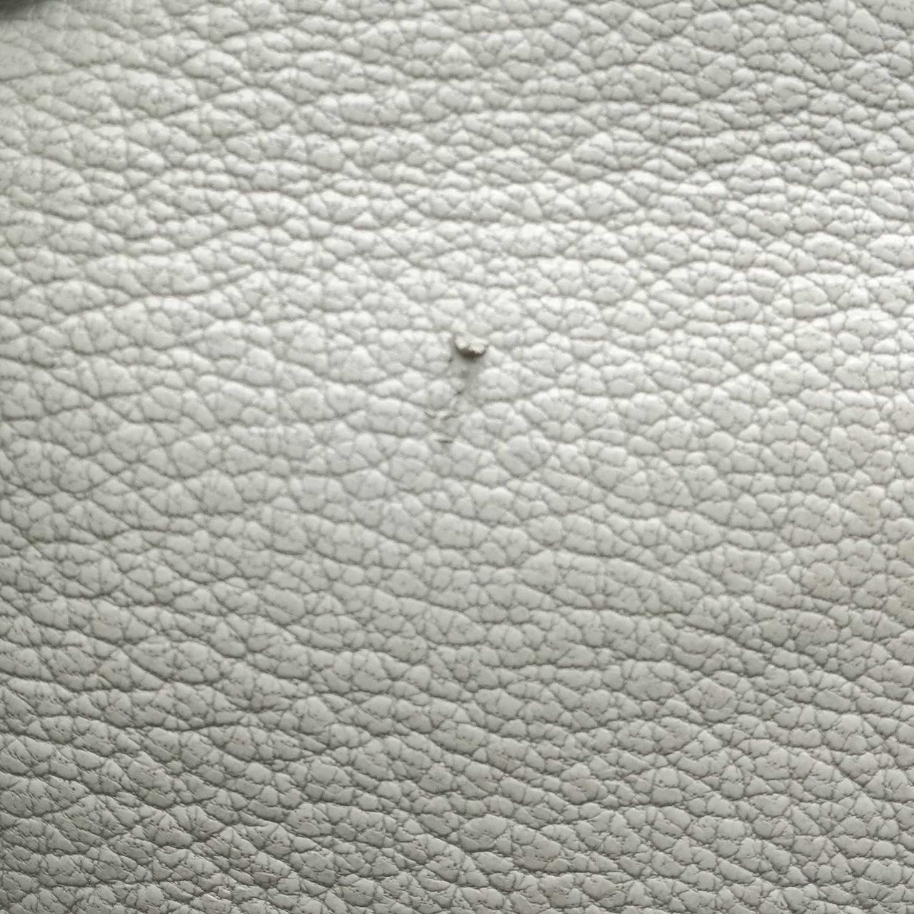 裏背面にスレがあります