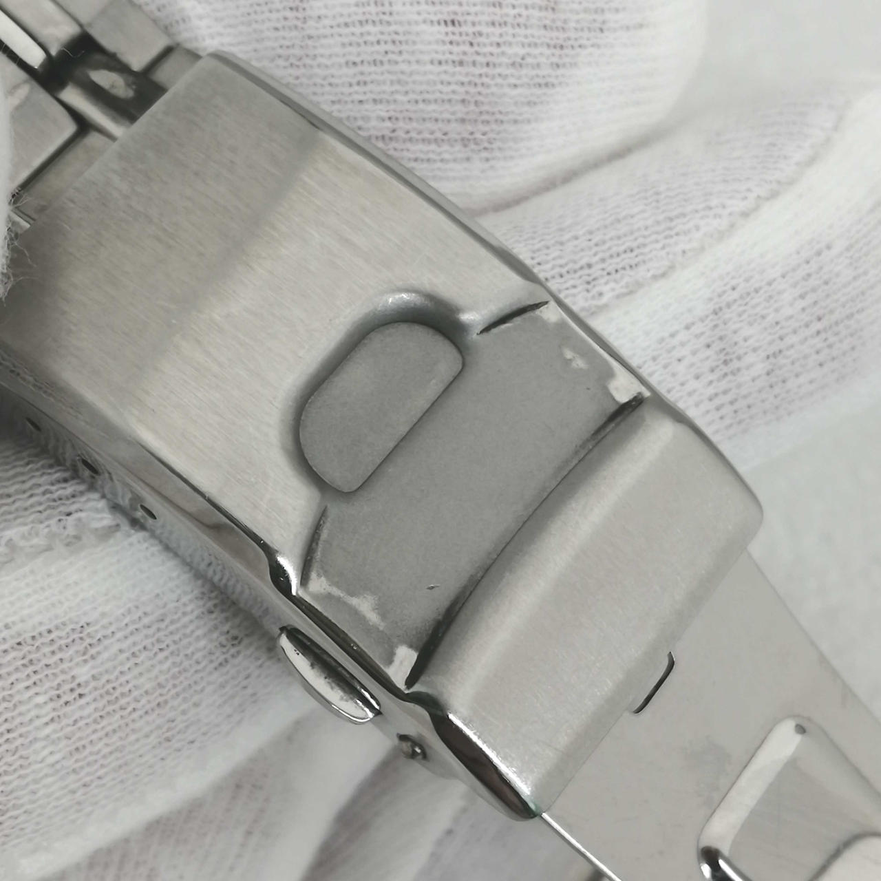 バックルに色褪せあり