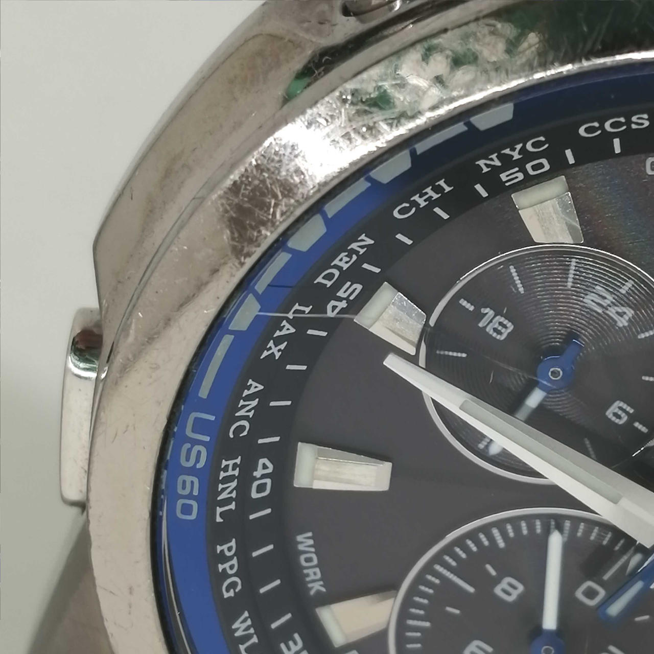 風防にキズあり