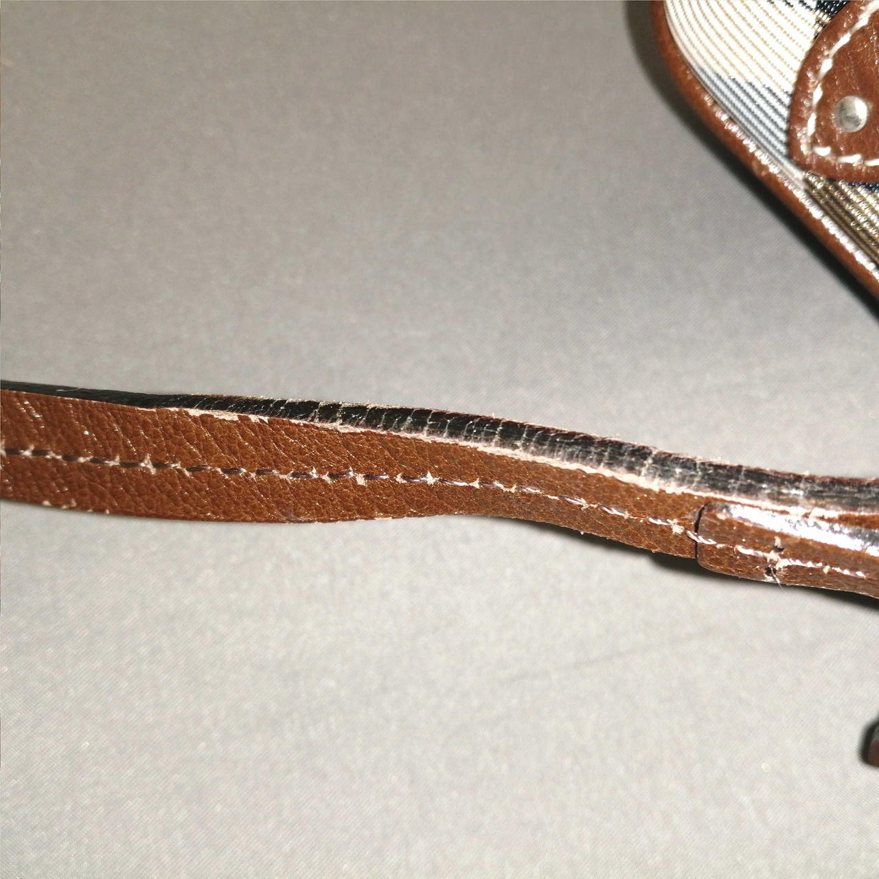 ストラップ少々スレあり