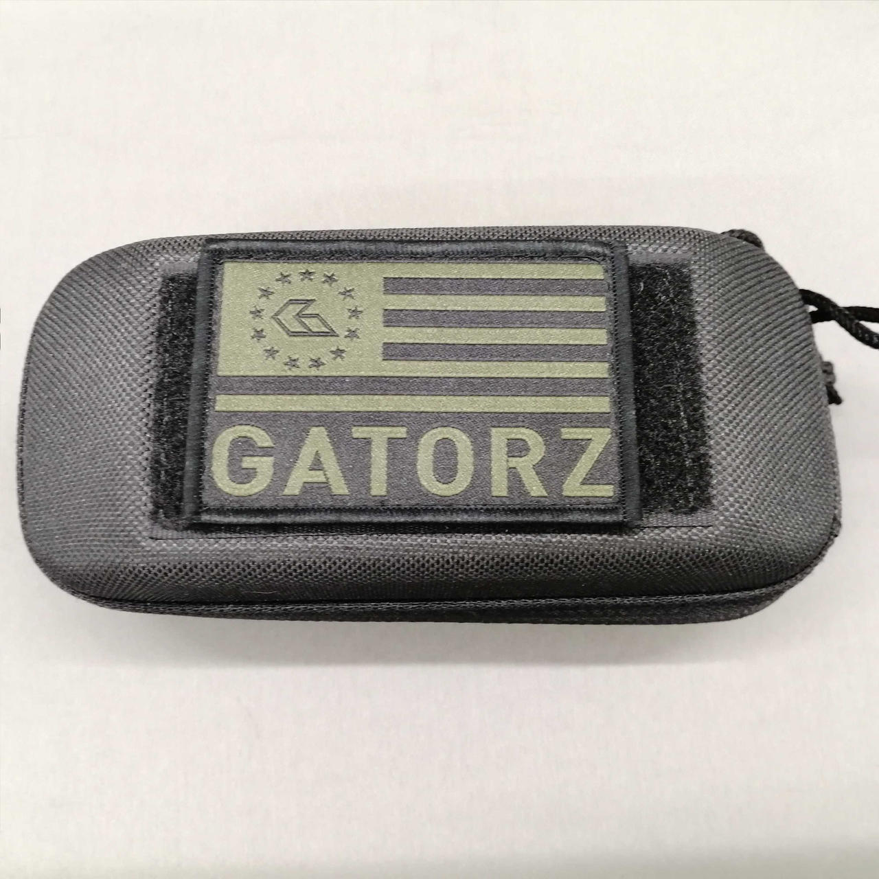 別売りのケース付きでございます。