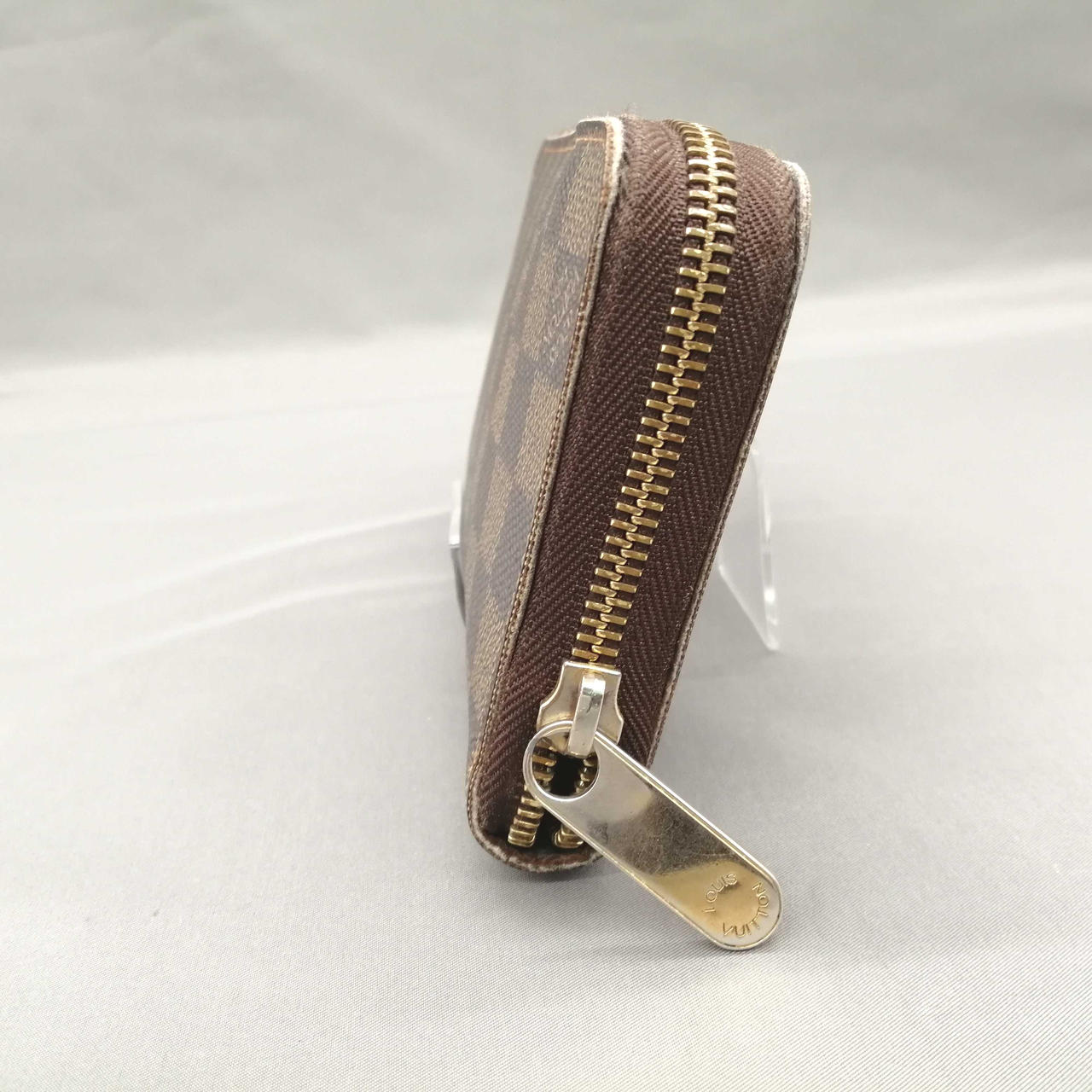 角にスレがございます。