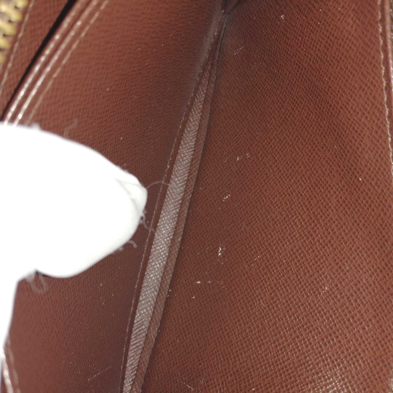 内側にスレがございます。