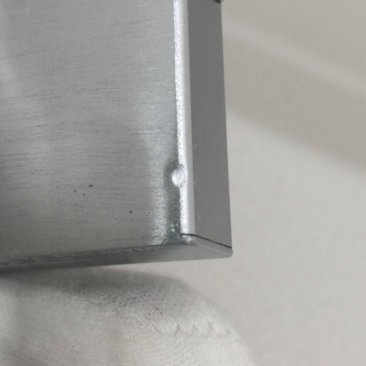 縁に若干へこみキズあり