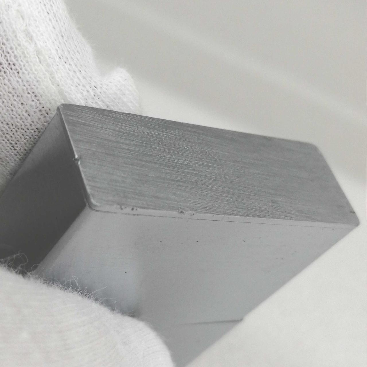 縁に若干へこみキズあり