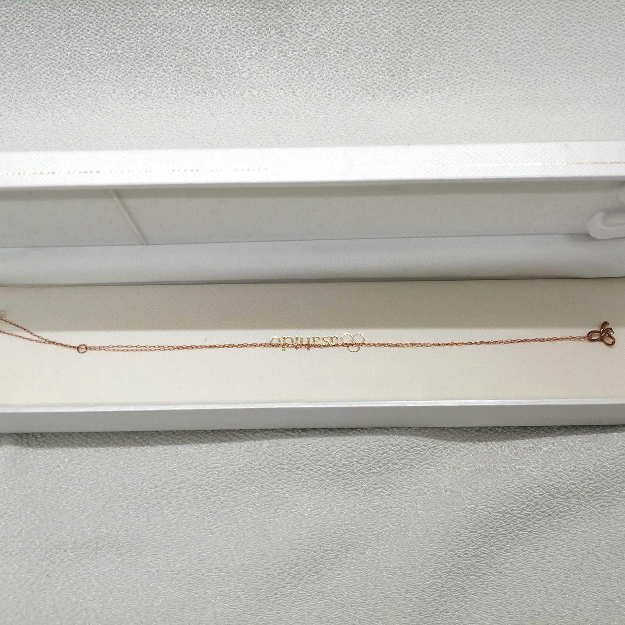 付属品は専用ケースが付属しています。