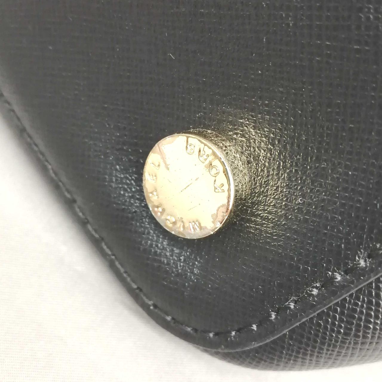 底面金具にキズあり