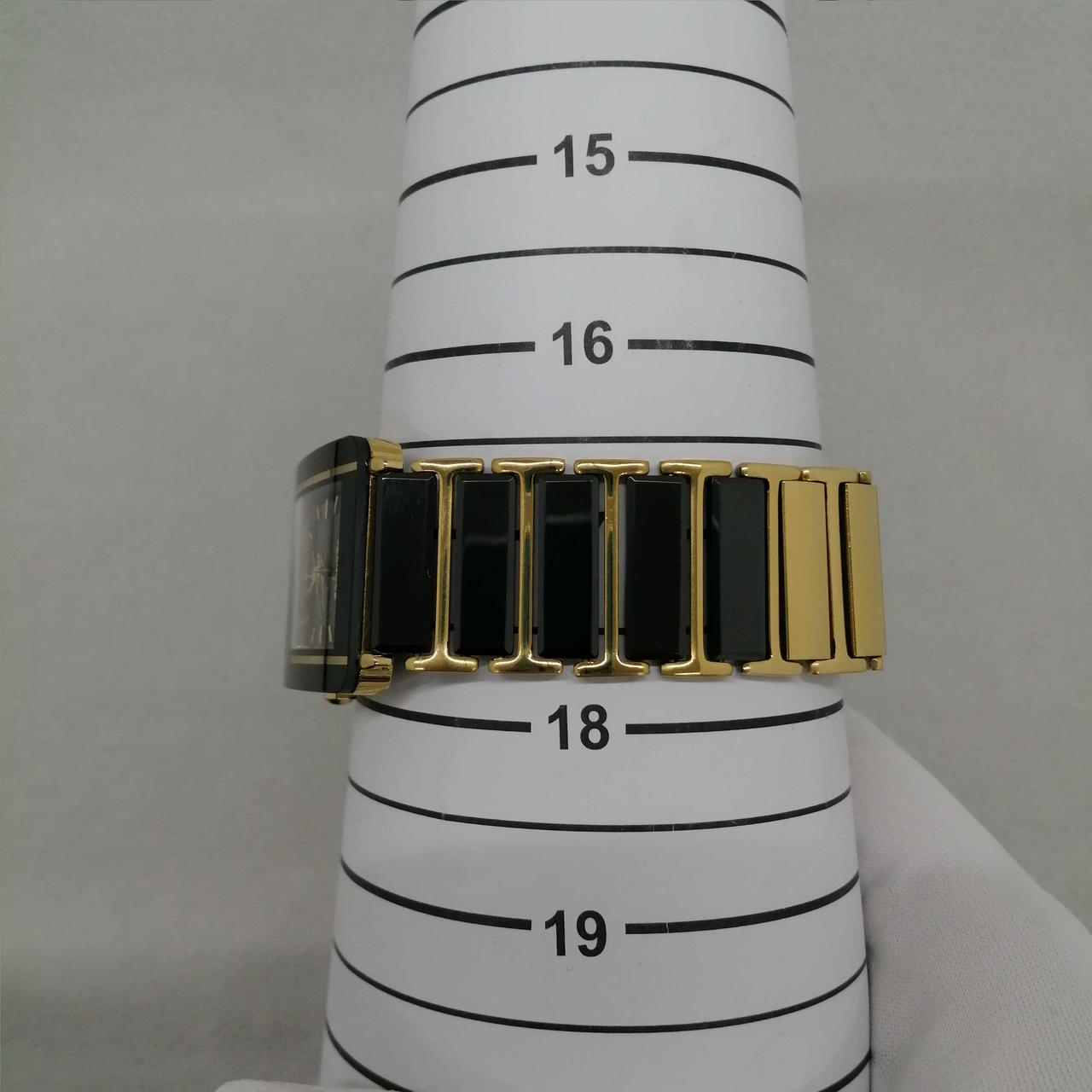 腕周り17cm