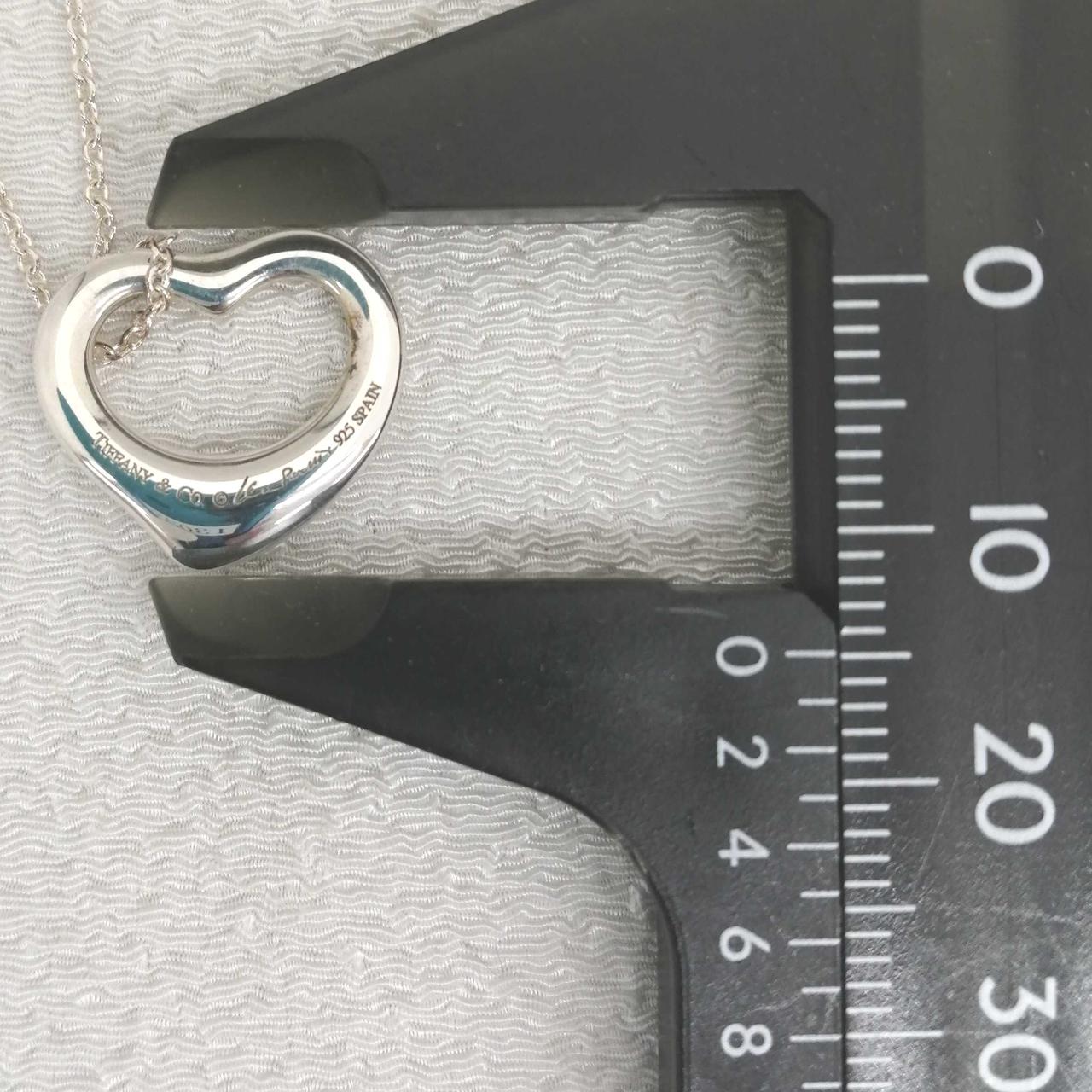 トップ　約1.3×1.5cm