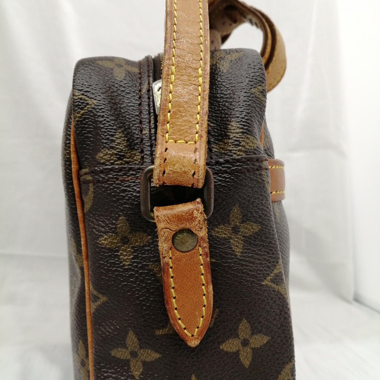 割れ、劣化あり