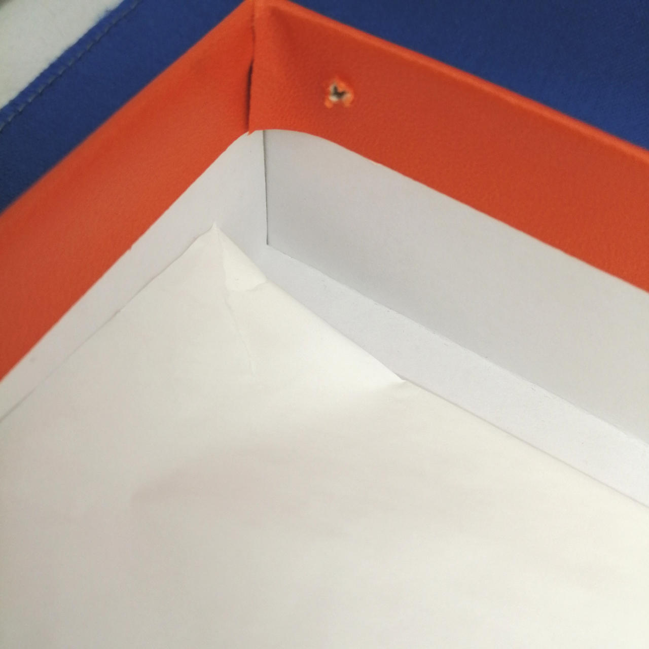 穴開き