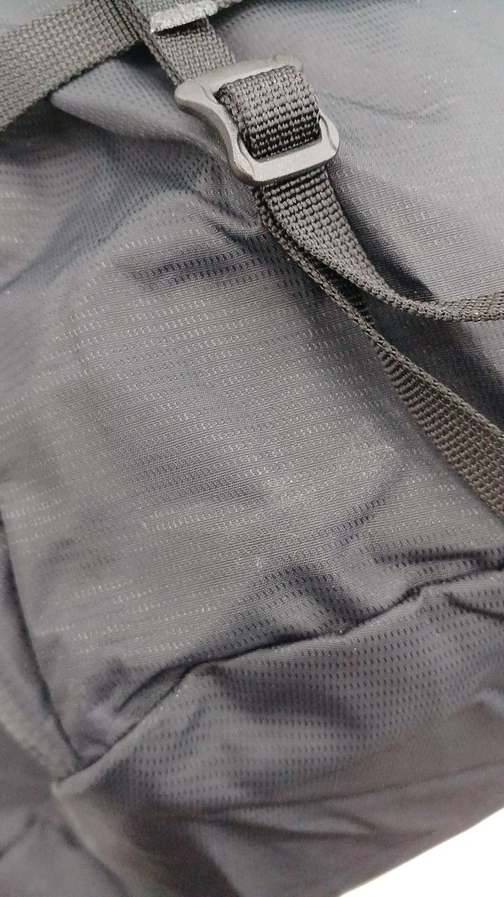 ボトム付近に薄い汚れあり。