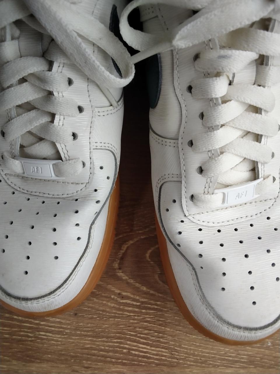 内側変形部分あります