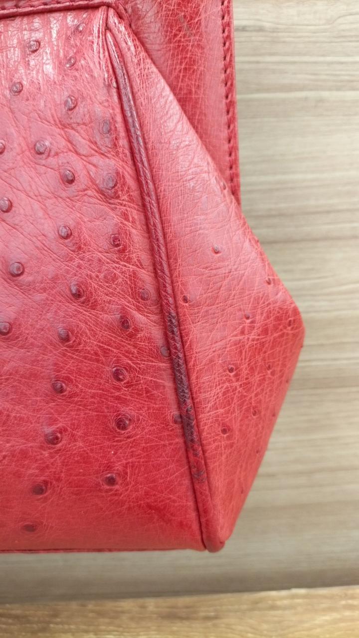 背面部分黒い汚れあり