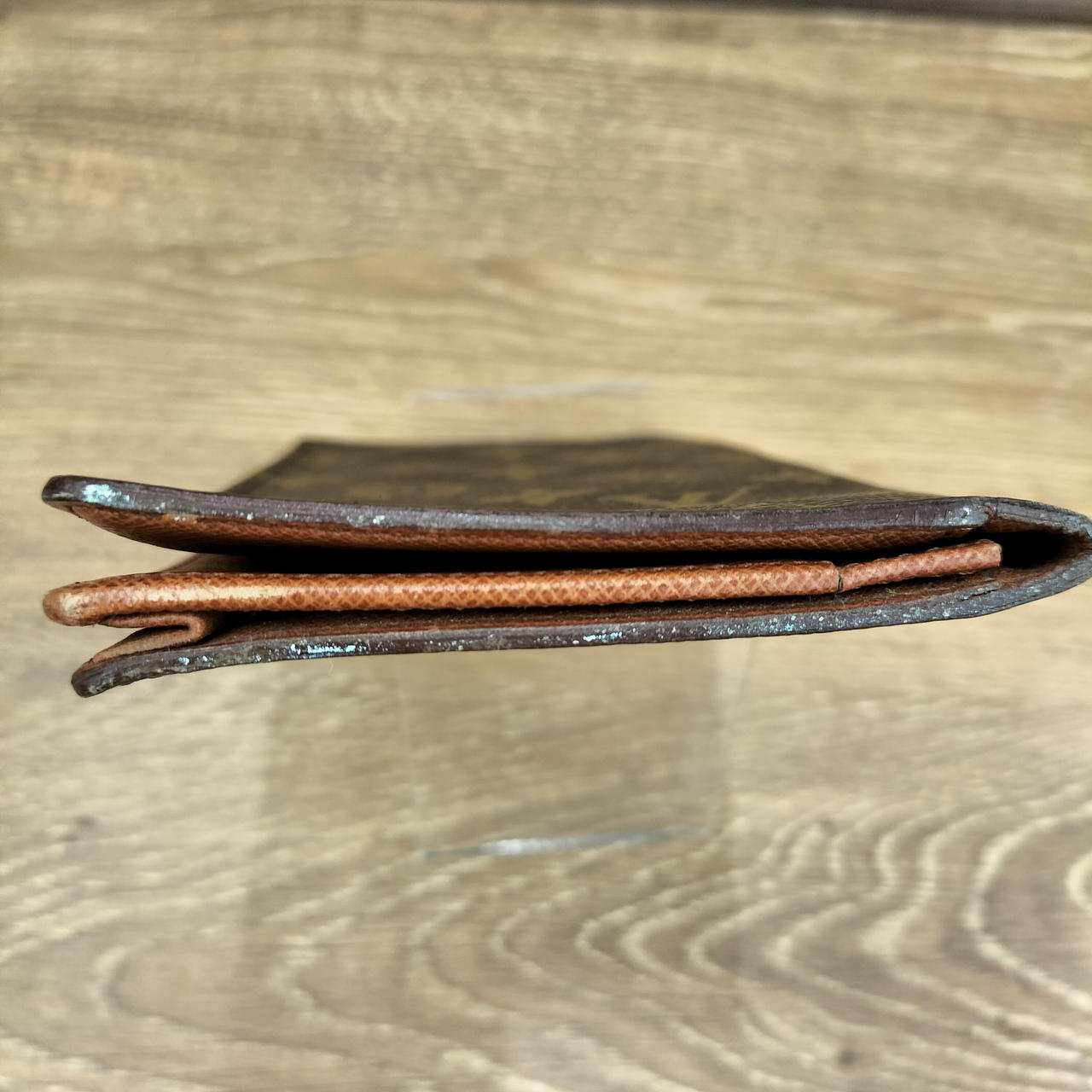 フチ汚れ擦れあり