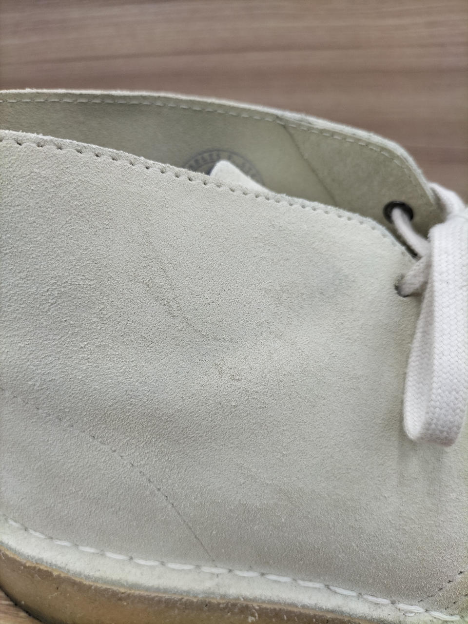 右足外側ヨゴレあります。