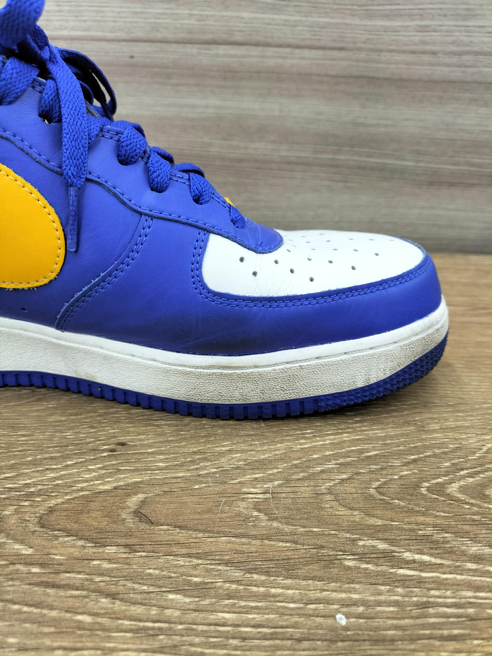 左足内側ヨゴレあり