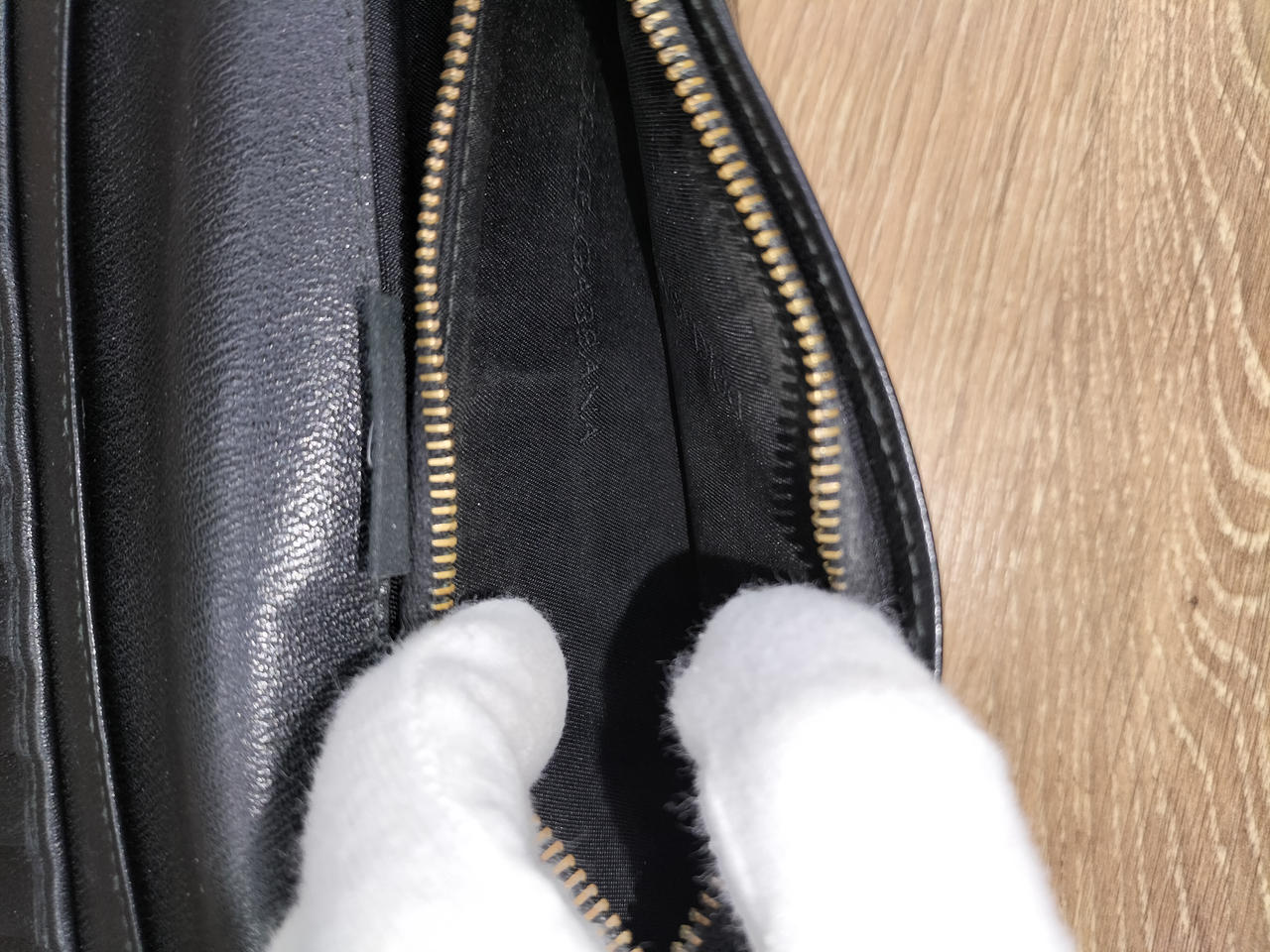 ファスナー破損