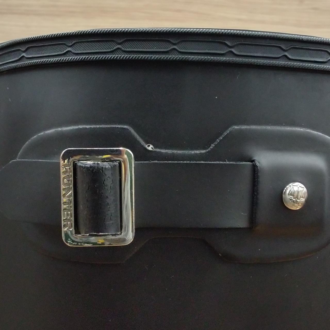 右足側　ベルト部分ゴム割れあり