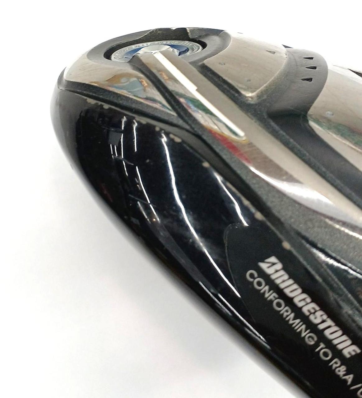 ヘッドに多少のスレキズがございます。