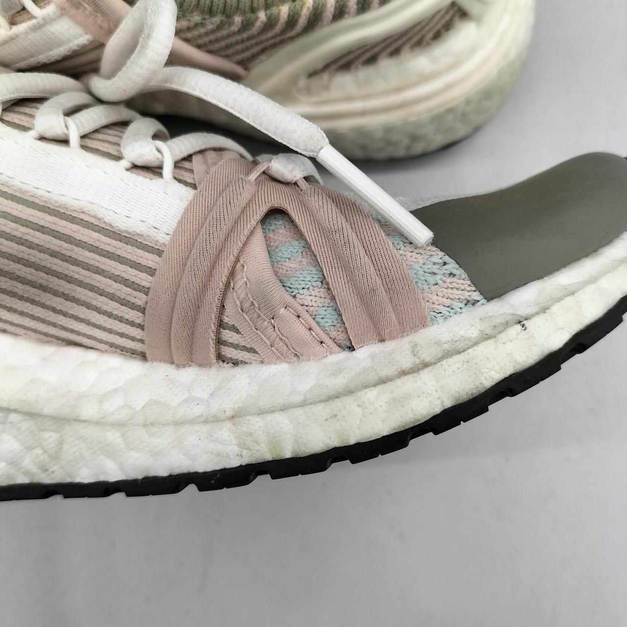 左足つま先ヨゴレあります。