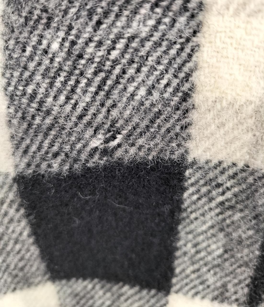 右袖、破けホツレあり