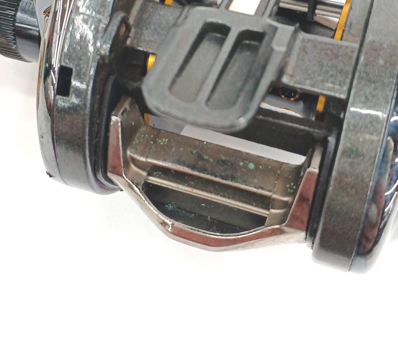 ボディに多少の使用感あり。