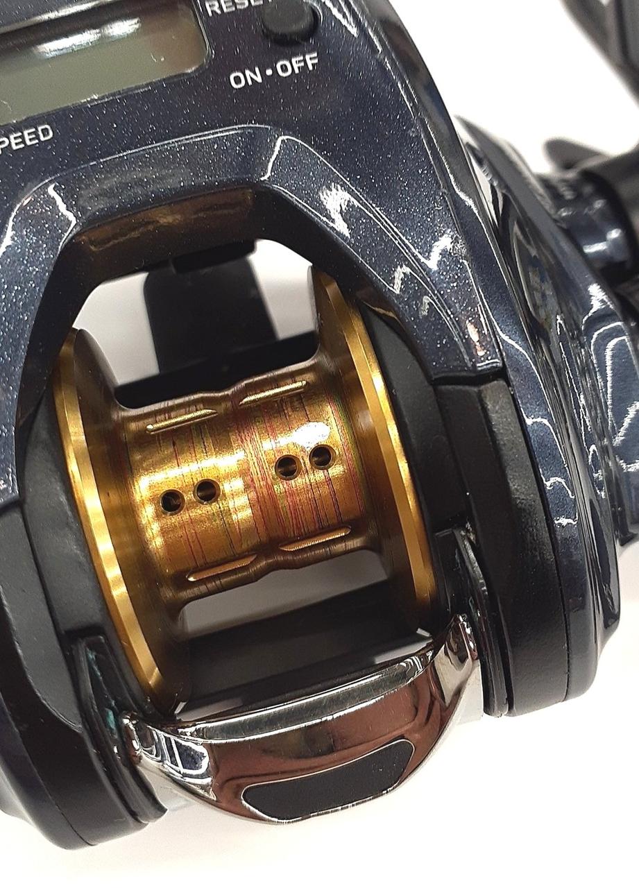 スプールに多少の剥離あり。