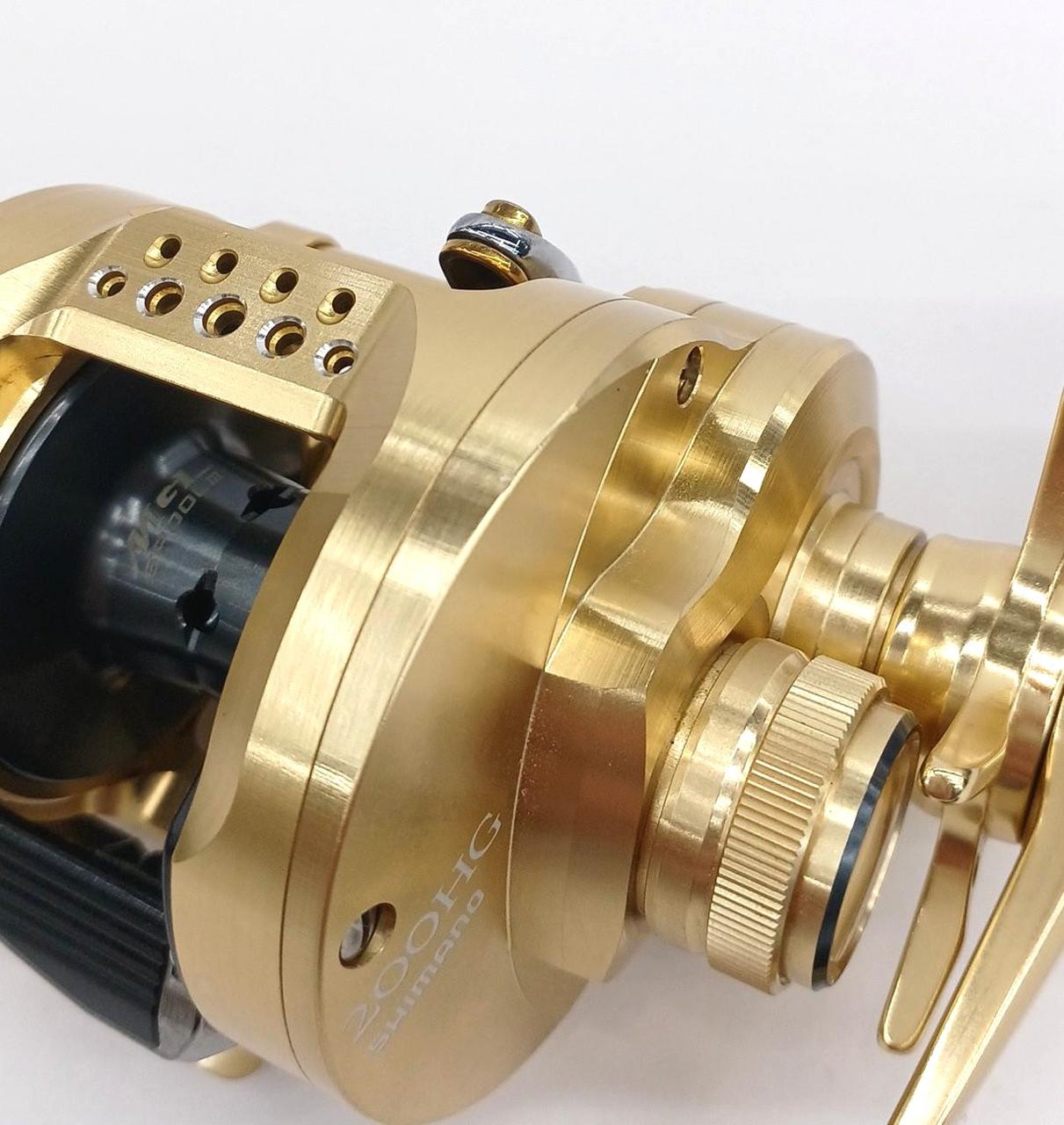 ボディに多少の小キズがございます。