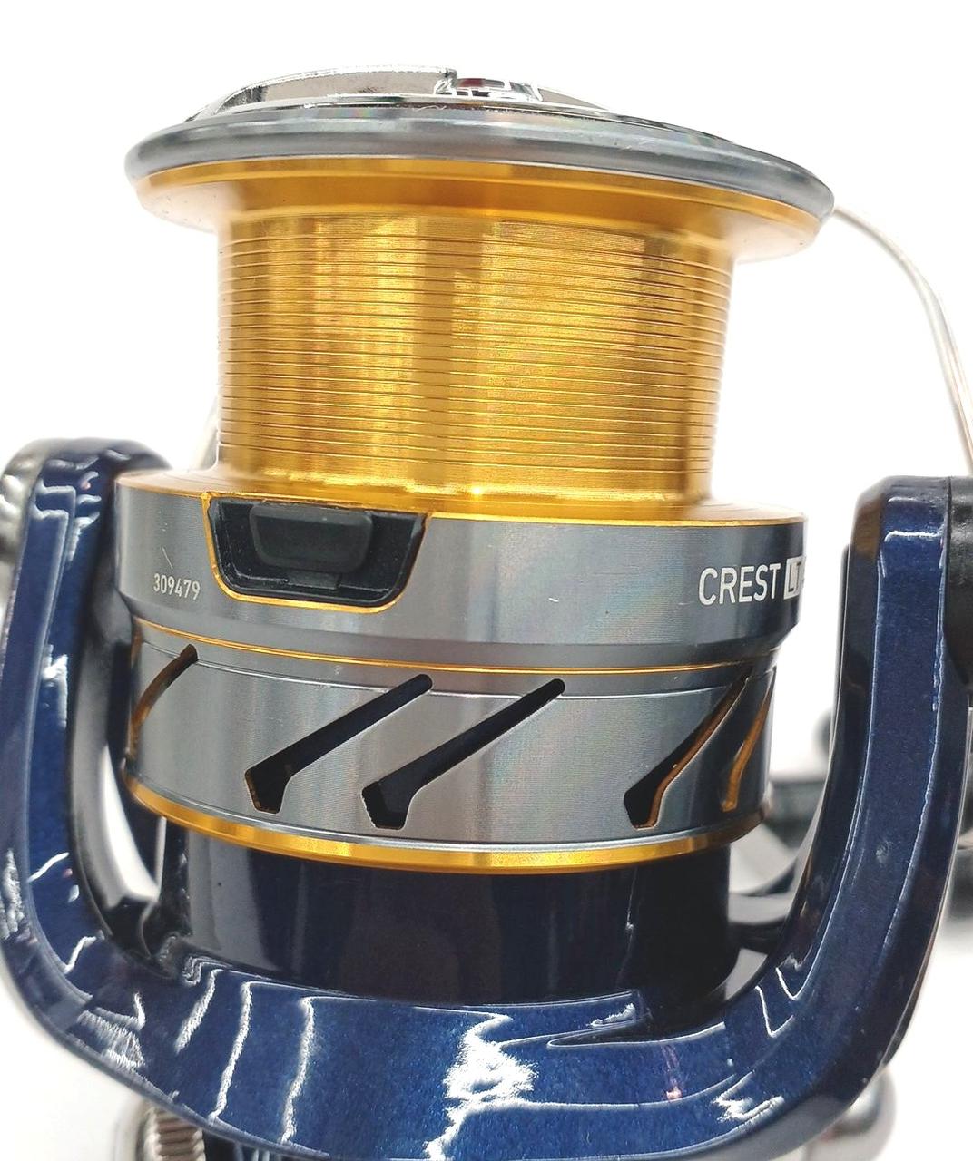 スプールに多少の擦り傷あり。