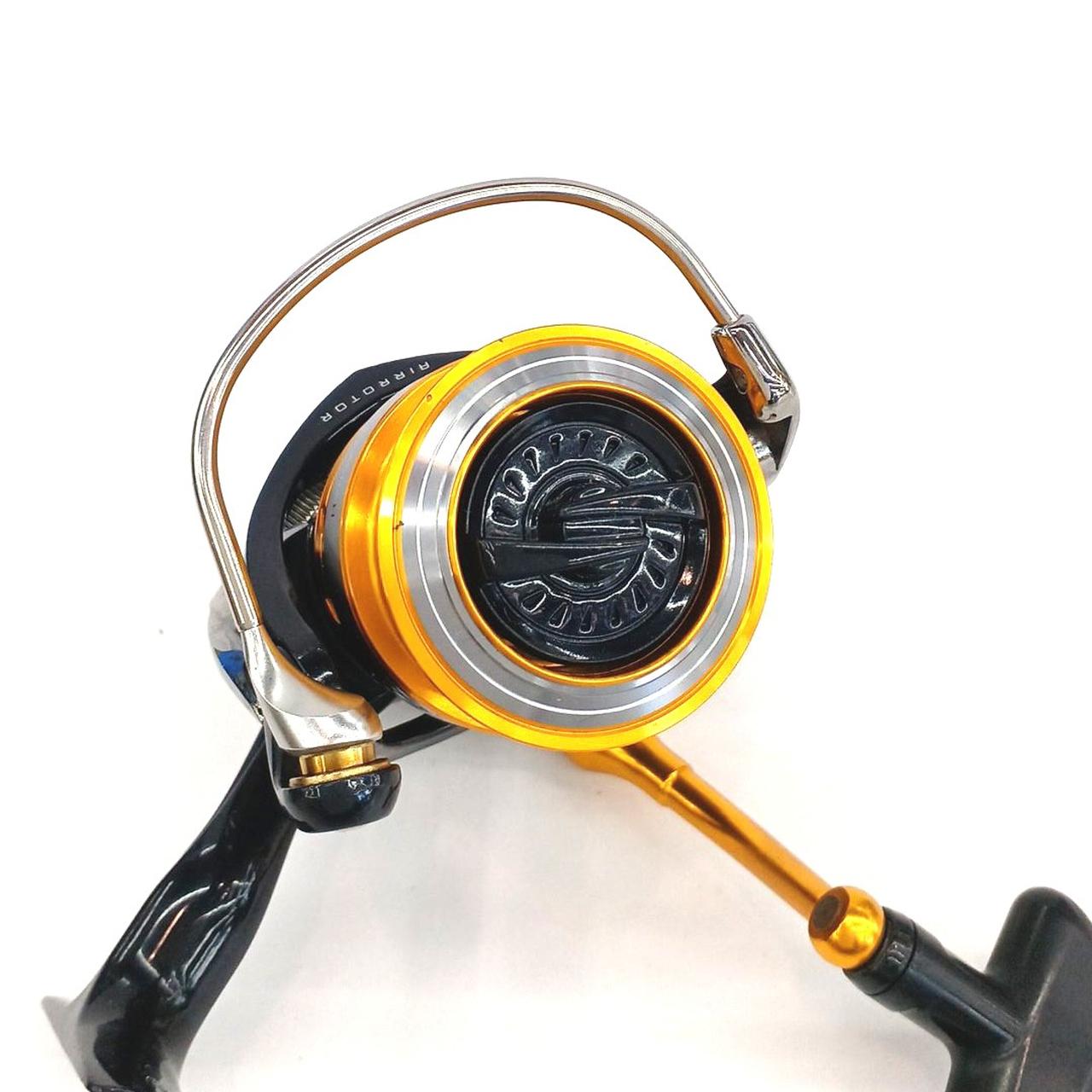 スプールエッジ付近に小キズあり。