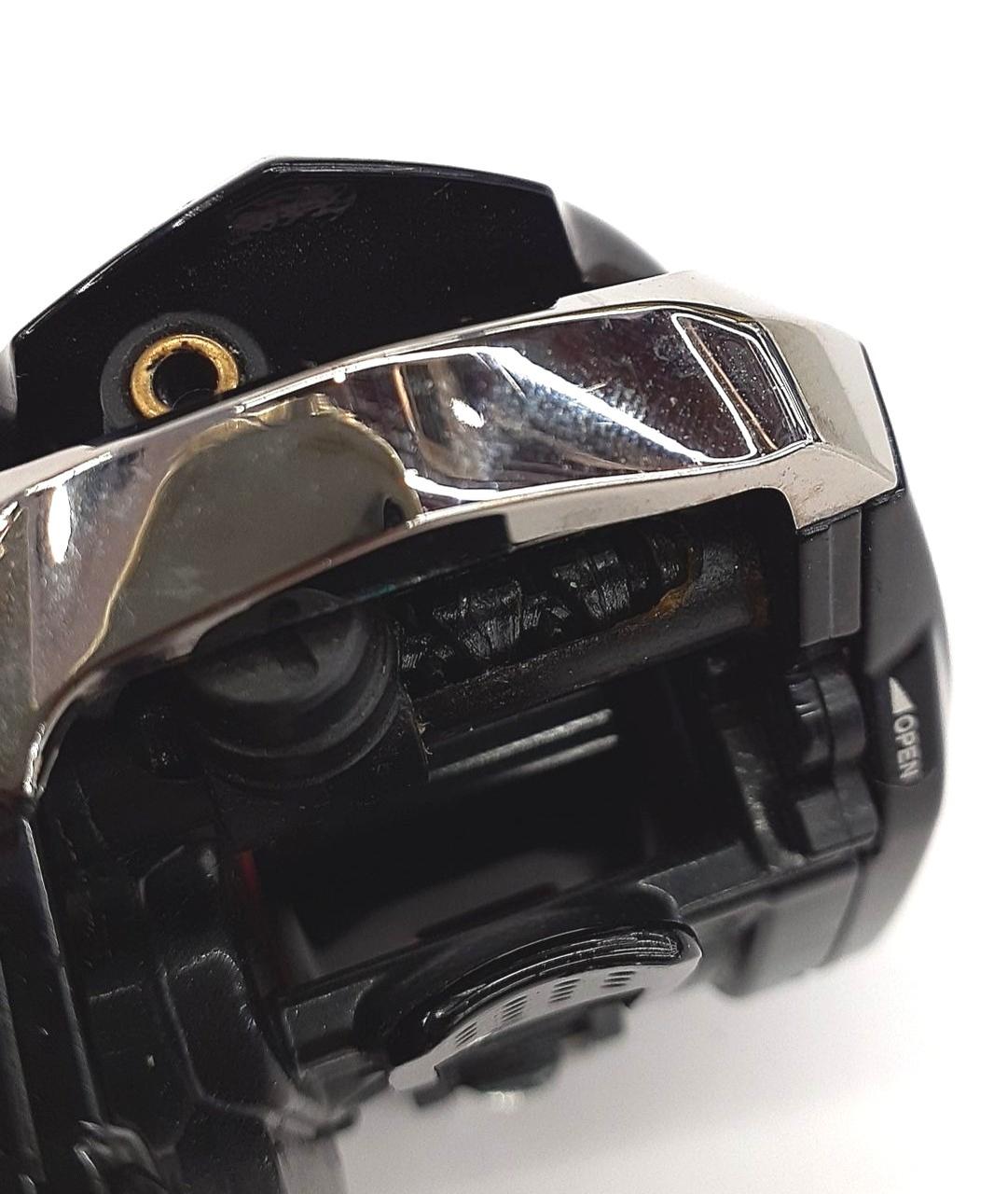 グリス跡あり。