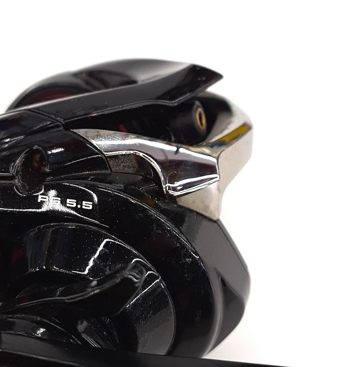 ボディに多少の擦り傷あり。