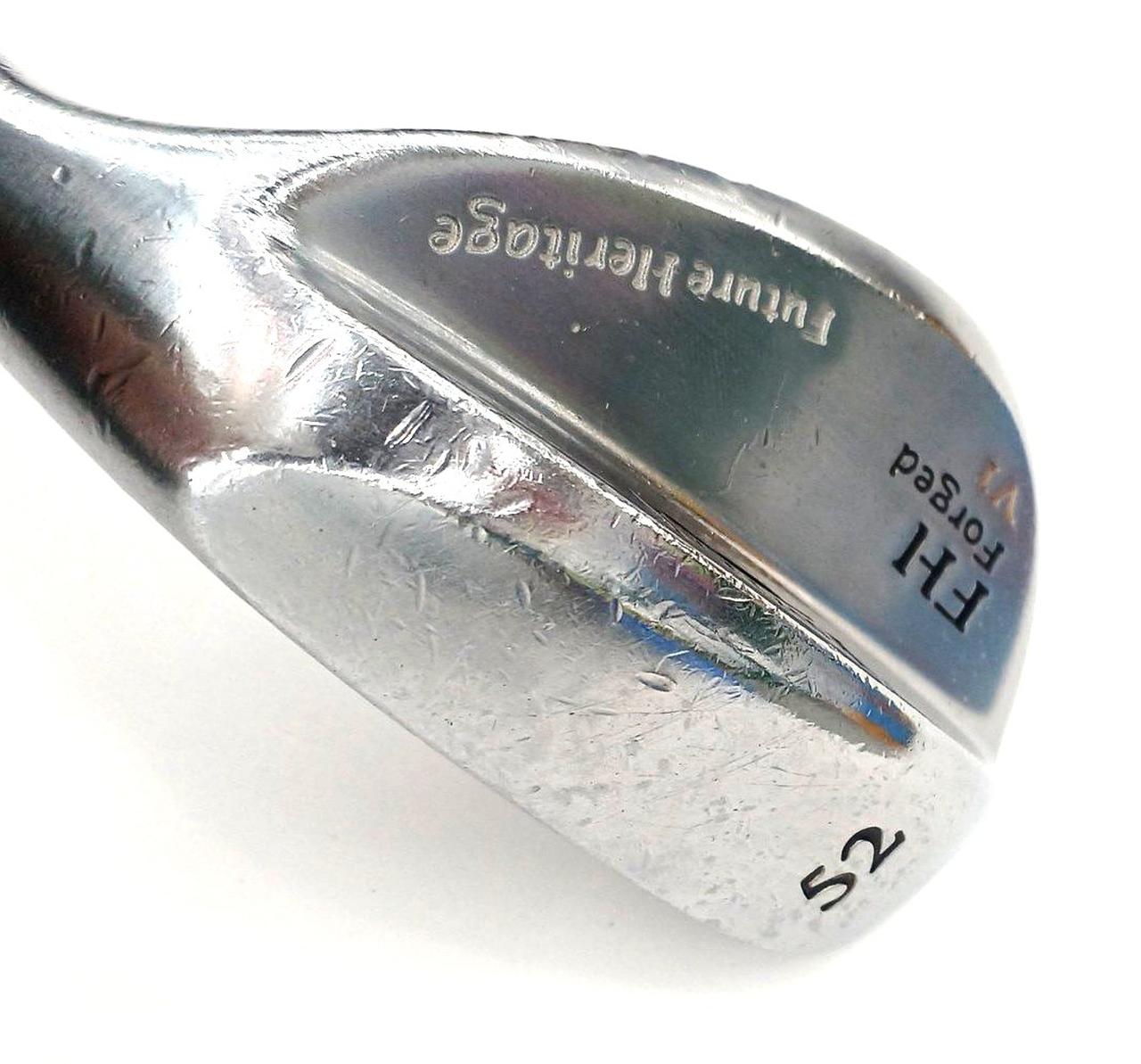 ヘッドに小キズがございます。