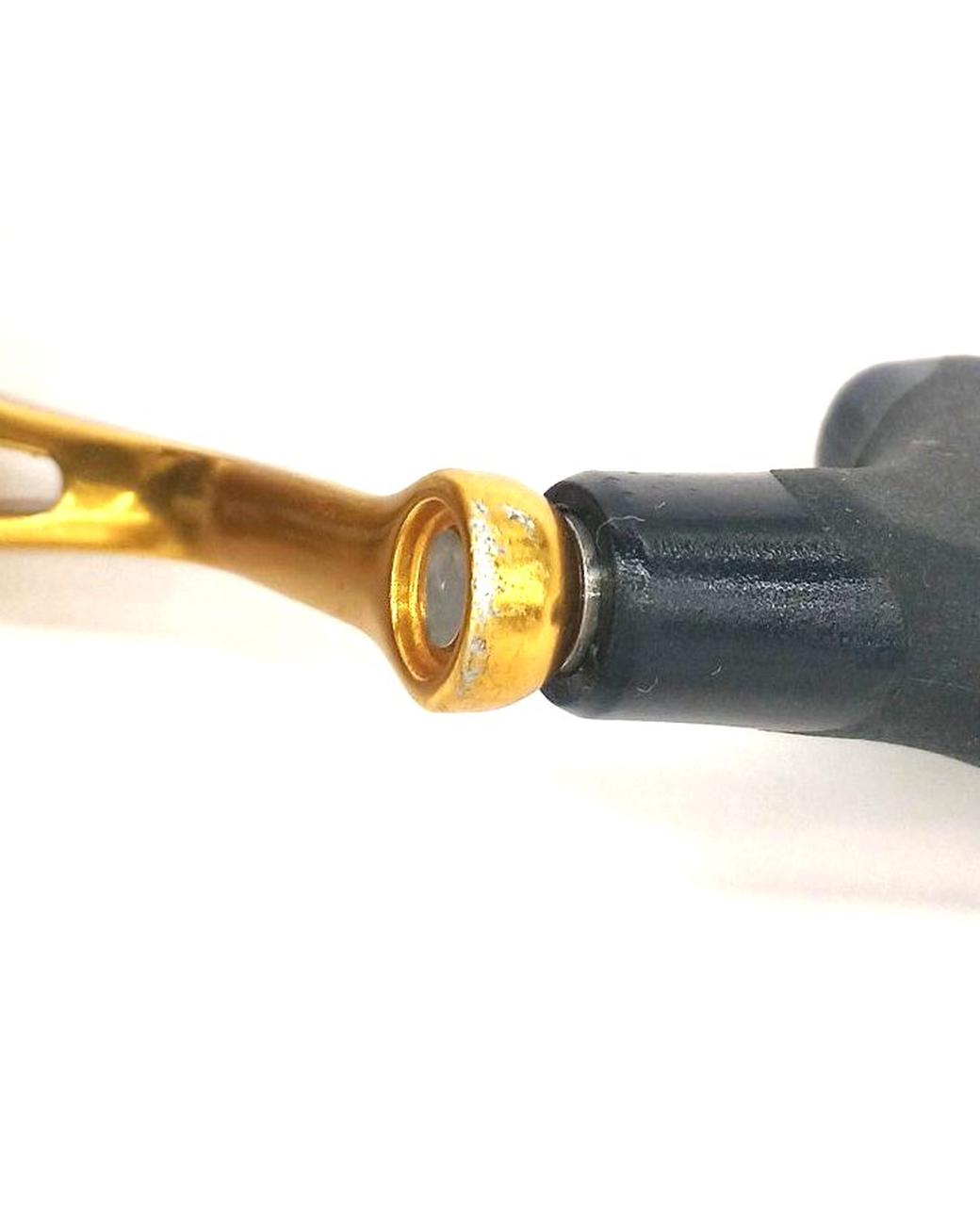 ハンドルにスレあり。