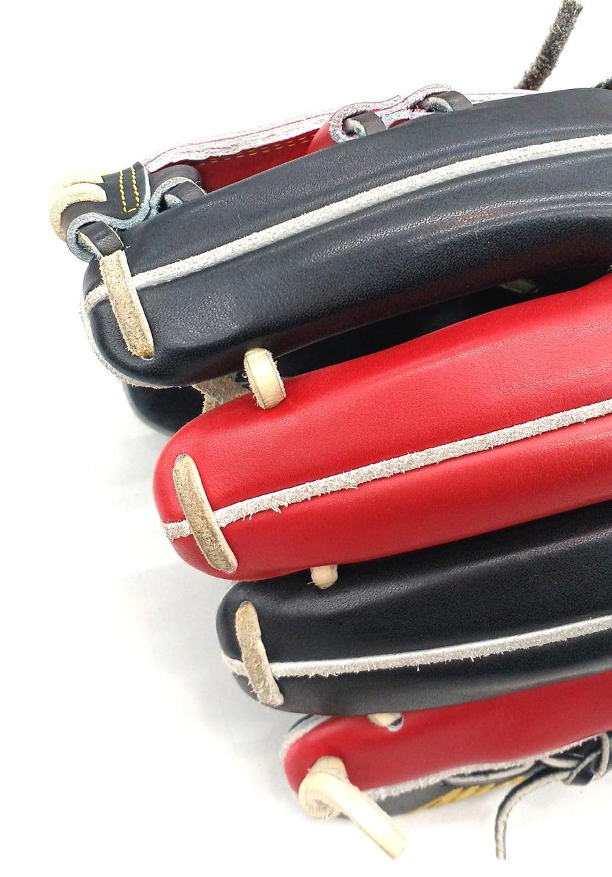 レースに多少の汚れあり。