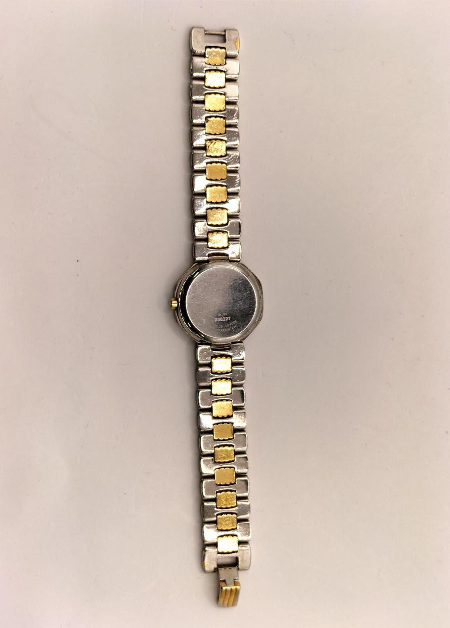 全体的に細かいキズあり