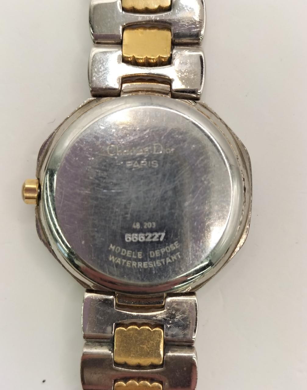 全体的に細かいキズあり